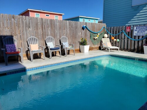 Bring your Big Group, 12 BR/8 BA, Private Pool, Walk to the Beach!