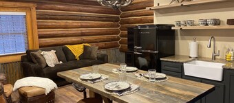 Teton Cabin- Columbia Mountain Ranch