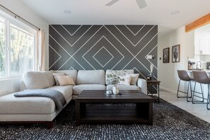 Smart TV, monitor de computadora y impresora 