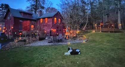 Historic 4 Bedroom Luxury Cabin with Private Waterfall & Lake Access