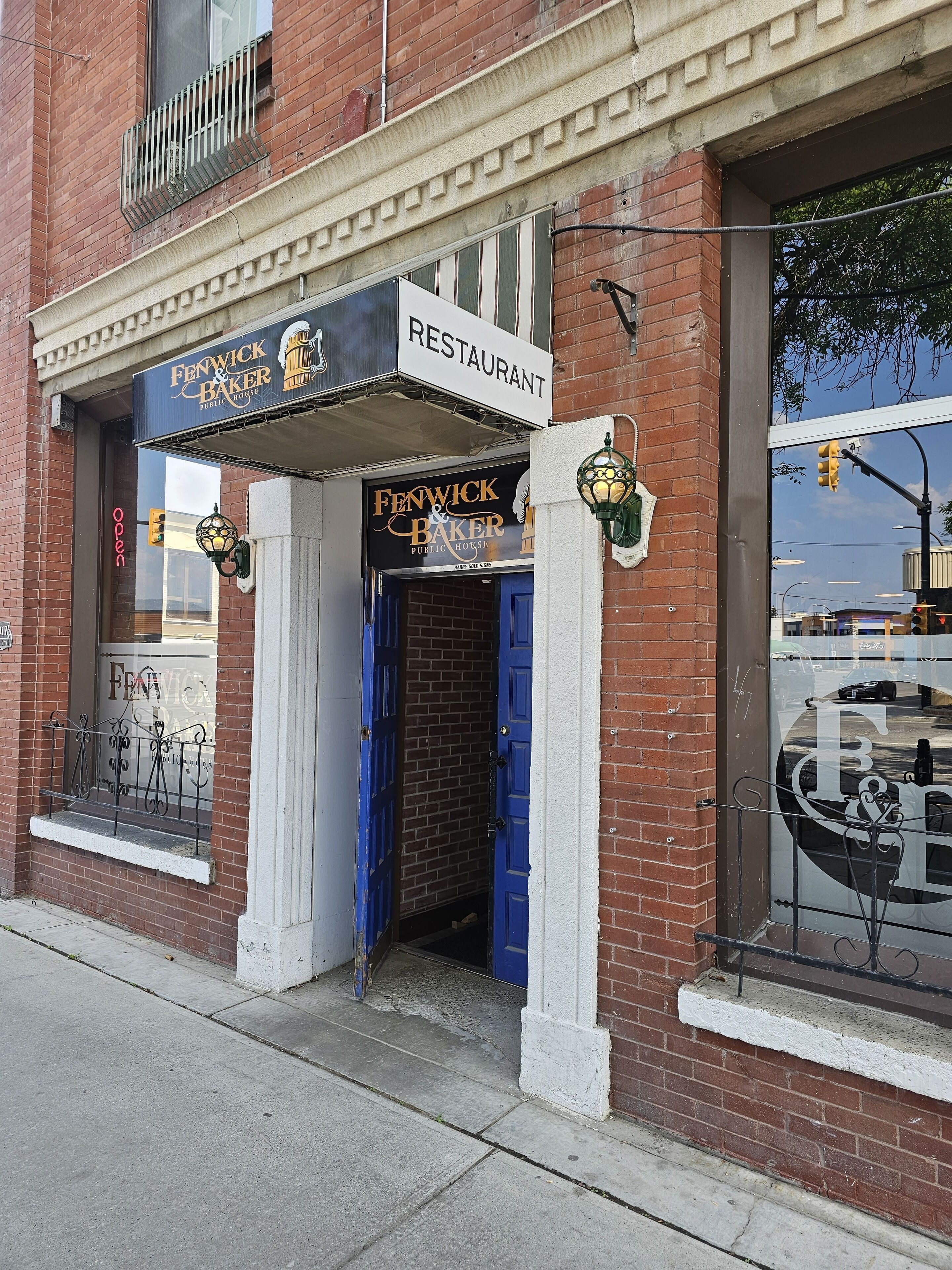 lunch, dinner, brunch served; local cuisine