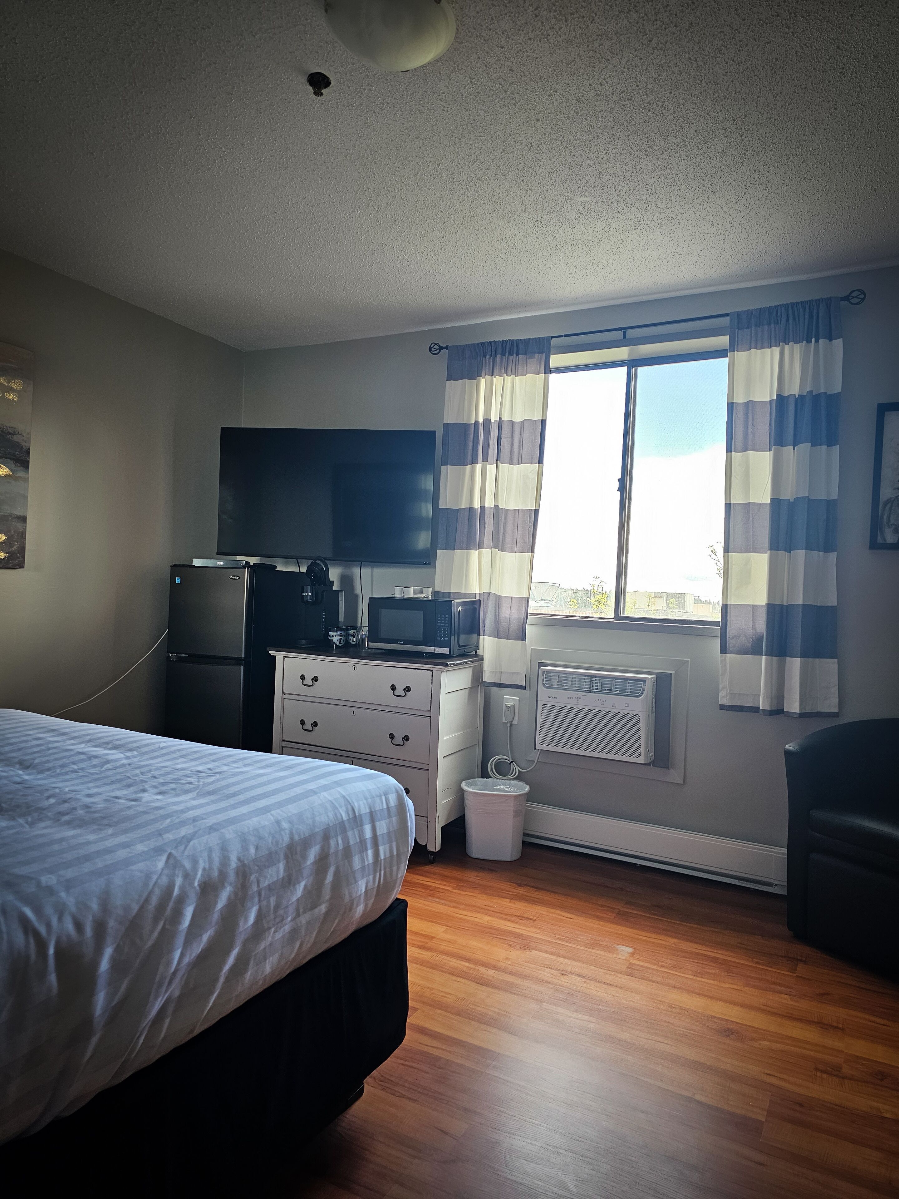 basic double room | 1 bedroom, down duvets, pillow-top beds, individually furnished