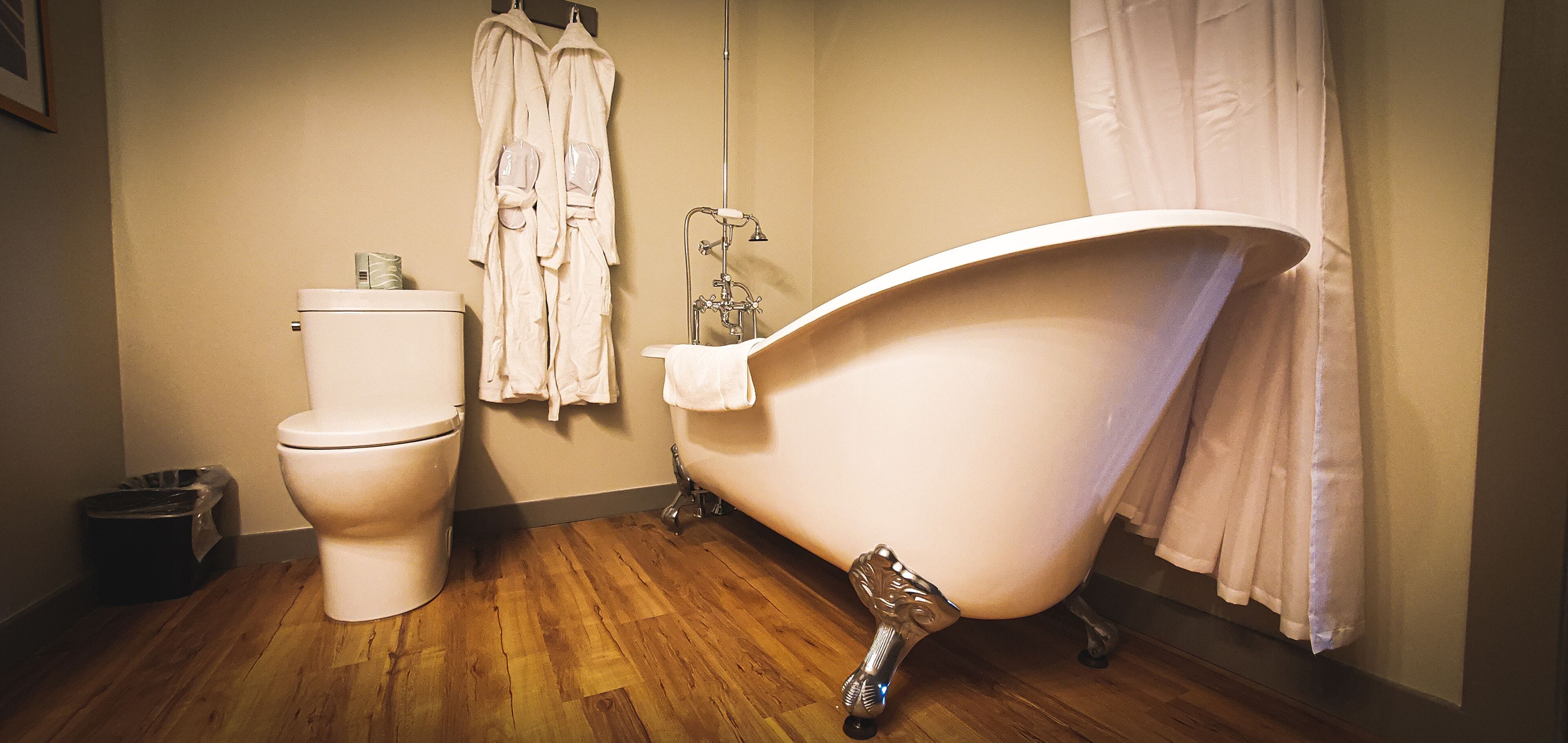 junior studio suite | bathroom | free toiletries, hair dryer, towels, soap