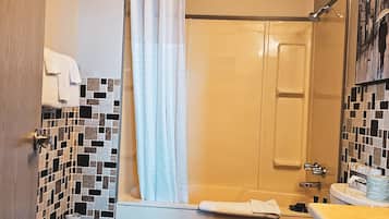 Basic Double Room | Bathroom | Free toiletries, hair dryer, towels, soap