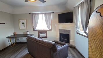 Fisher Peak | Down comforters, pillowtop beds, individually furnished, desk