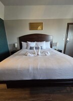 Fisher Peak | Down comforters, pillowtop beds, individually furnished, desk