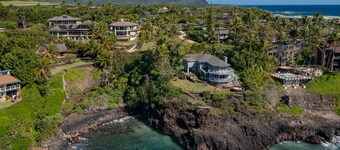 Kauai Luxury home, Private Pool & Spa, walk to the beach, restaurants and shops