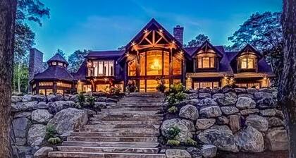 Magnificent 7bdrm 8bath luxury on Lake Joe! Hot Tub! Gym! Boathouse! Sauna!