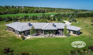 Exterior - 3 bdrm, 3 bath Country Home, 10 acres, private, hot tub, view of Georgian Bay! (Bruce Peninsula (Wiarton) Thornbury)