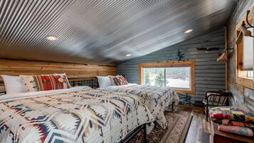 Luxury House | 1 bedroom, premium bedding, iron/ironing board, travel crib