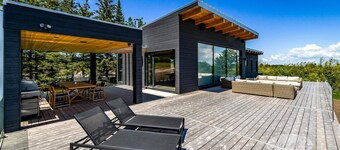 Brand New 5bdrm 3bath modern home in Creemore!