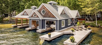 9 bdrm, 5 bath, Lake Rosseau, Private! Guest Cottage and Cabin! Sand Beach!