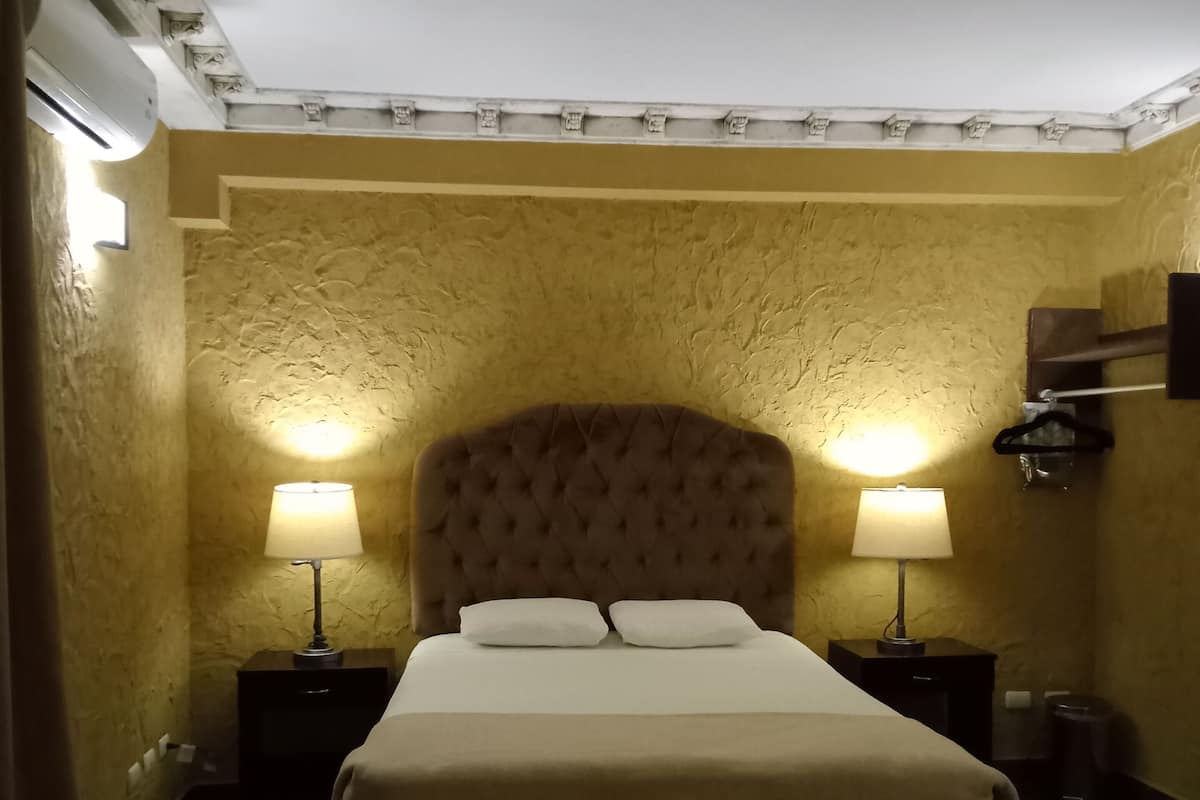 Egyptian cotton sheets, premium bedding, pillowtop beds