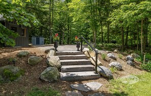 Property grounds - 4 bed, 2 bath on Brandy Lake in Port Carling, New Build! (Port Carling)