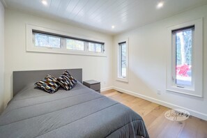 4 bedrooms, free WiFi, bed sheets