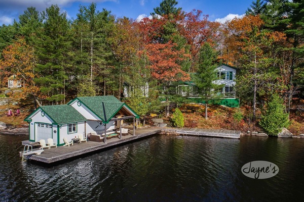 Echo Rock & Boathouse