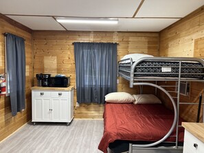 Traditional Cabin | 2 bedrooms, individually decorated, individually furnished