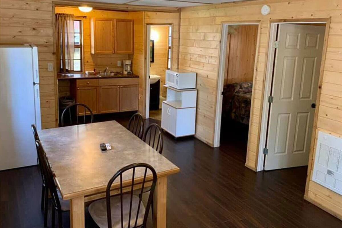 Cabaña Confort | Servicio de comidas en la habitación