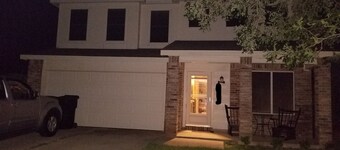 Welcoming, spacious, and centrally located 3bd/1.5 bath home