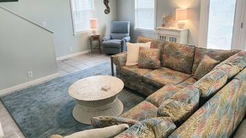 Una Smart TV, un reproductor de DVD