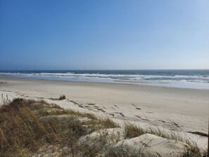 Beach nearby, sun loungers, beach towels