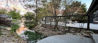 Waterfront Luxury Lakehouse