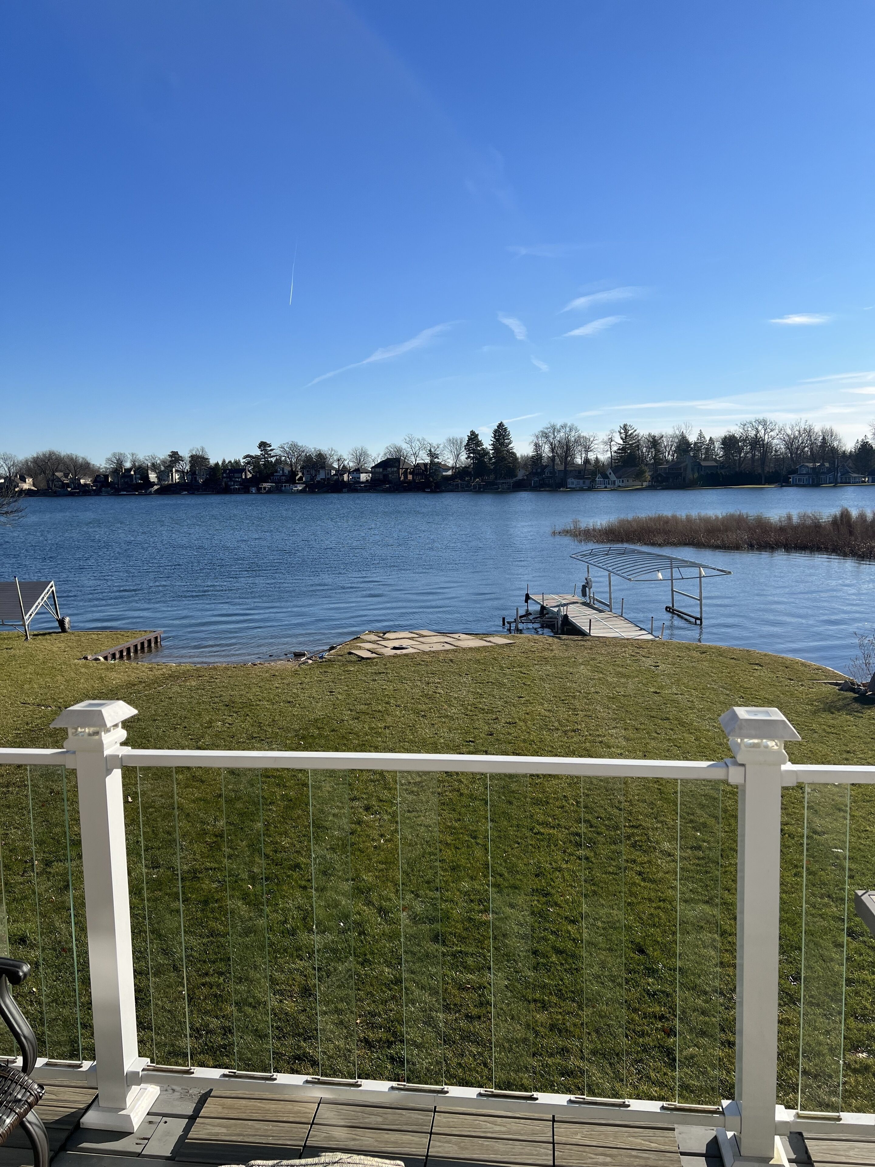 Lake Fenton Fun ! Waterfront custom home on All sports Lake Fenton,  sleeps 9, 
