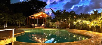 DreamSpace Estate/Private Pool, Car & Beach Access