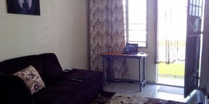 Interior - Entire rental unit hosted by Rodgers (1 bedroom) (Mombasa)
