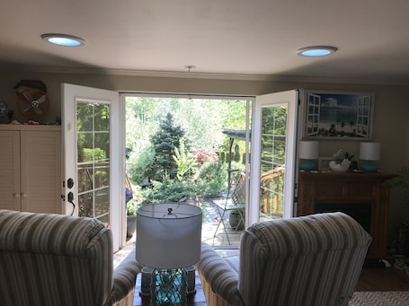 Interior. Beautiful Gardens, Outdoor Shower, Hot Tub, Steam Sauna, Cold plunge pool.