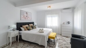 4 室のベッドルーム、アイロン / アイロン台、旅行用ベビーベッド、WiFi