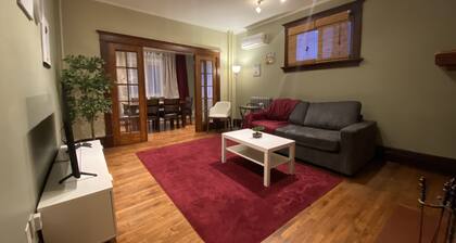 2 Br/ 3 beds with free parking, wifi and much more