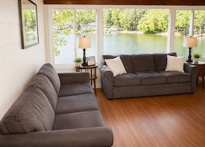 Televisie en een open haard