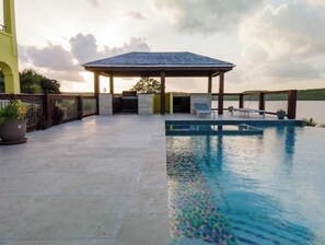 Piscine extérieure, piscine chauffée