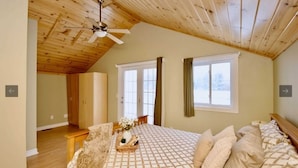 Unclassified image, 3 of 12, button - Charming Riverside Cottage (Severn)