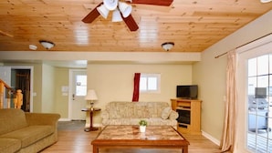 Unclassified image, 2 of 12, button - Charming Riverside Cottage (Severn)
