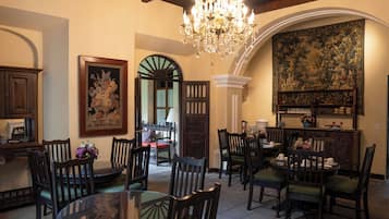 Free daily full breakfast