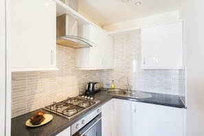 Shared kitchen - Euston Modern Apartments (London)