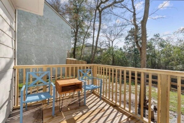 Property grounds - Oakwell Townhome - King Bed Suite minutes from Texas A&M (Bryan)