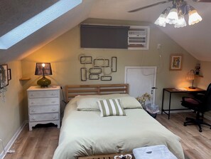 2 bedrooms, desk, iron/ironing board, travel cot