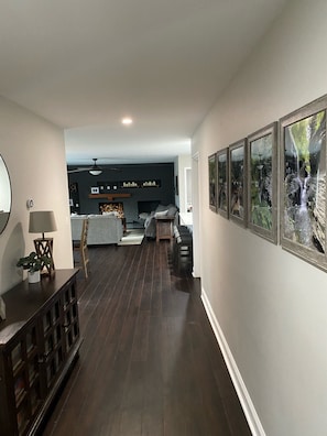 Smart TV, video games - Beautiful Lake House in the middle of everything! (Alpine)