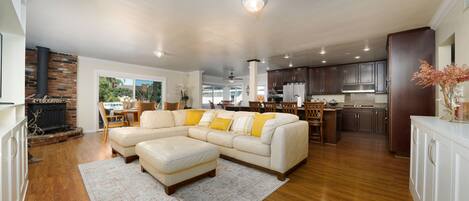 Smart TV, fireplace, video games, stereo