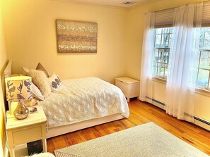 4 habitaciones, escritorio, tabla de planchar con plancha y wifi gratis