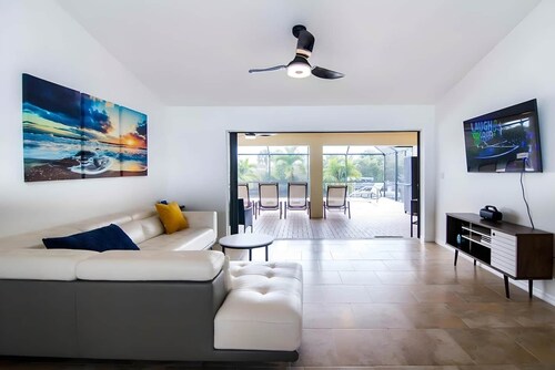 House With A Boat–Your Private Waterfront Resort