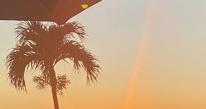 RELAX and Save! Escape on sunny Fort Myers Beach in a 2BR/2BA w/ Pool/ Gulf view