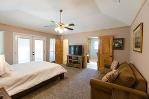 6 bedrooms, free WiFi, bed sheets