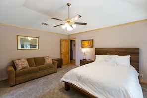 6 bedrooms, free WiFi, bed sheets - Country Wedding Lodging (Weatherford)