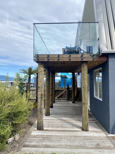 Totara Bach - just a few meters away from the beach (Tata Beach, Golden Bay)