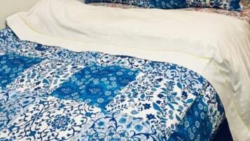 5 多间卧室、免费 WiFi、床单