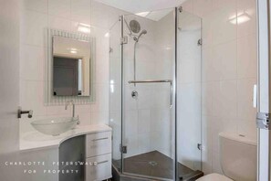 Combinazione doccia/vasca, vasca idromassaggio, asciugacapelli